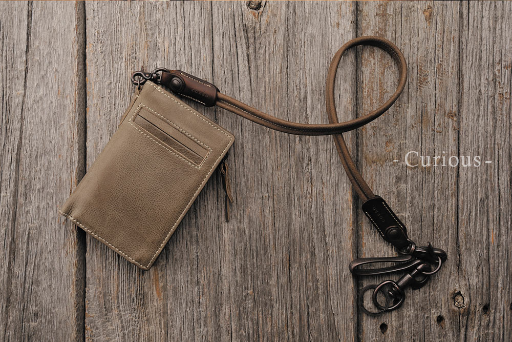 top_main_curious020_bn.jpg