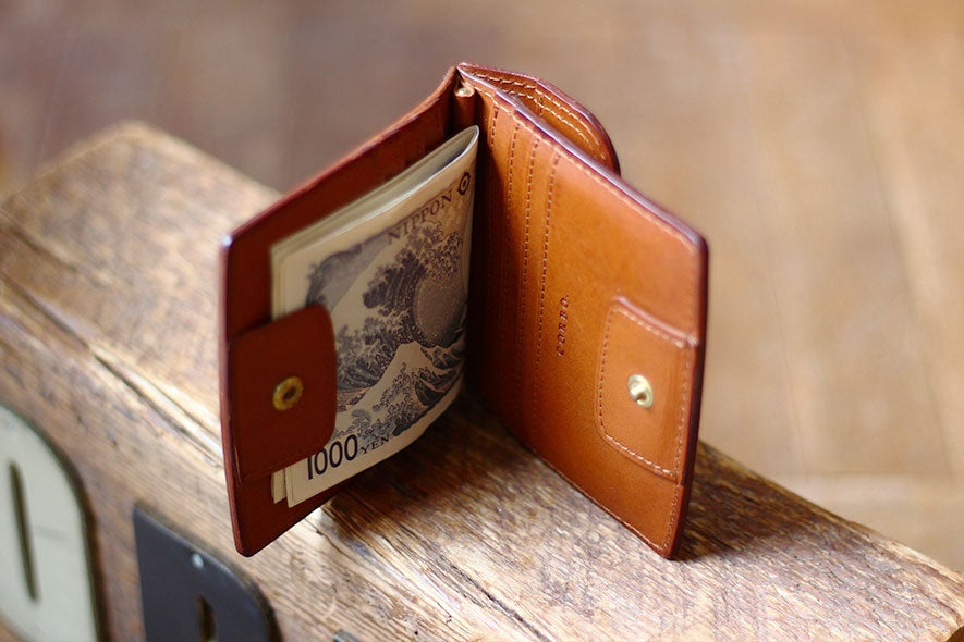 SLATE マネークリップ式コンパクト財布 | 【公式】CORBO. Online-Shop SLATE マネークリップ式コンパクト財布 | 【公式】CORBO. Online-Shop